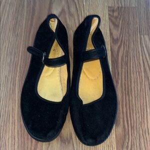 Black Velvet Mary Jane Shoes